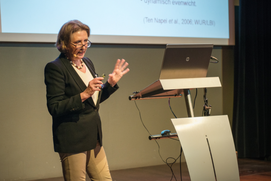 Machteld Huber tijdens de presentatie van het Manifest in Amsterdam.